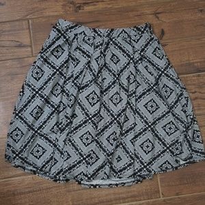 Black/White LuLaRoe Madison